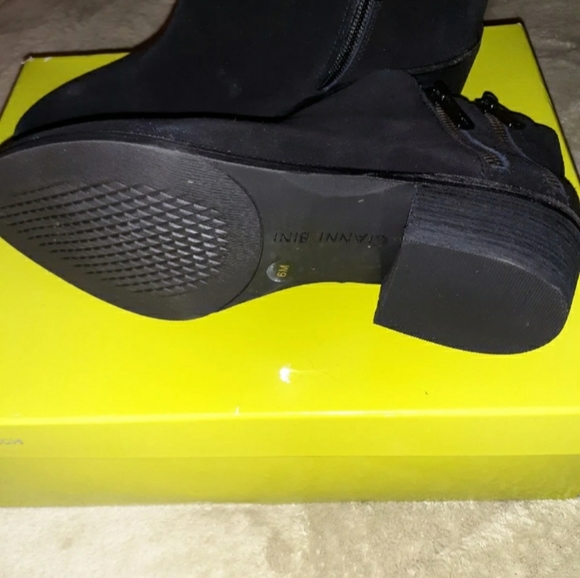 Black Suede Gianni Bini boots - Picture 5 of 5